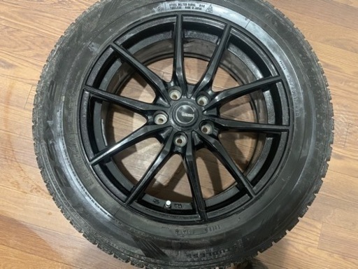 ワンシーズンしか履いていないホイールとスタッドレス4本セット
