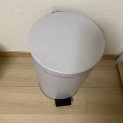 一人暮らしには最適のゴミ箱！の画像