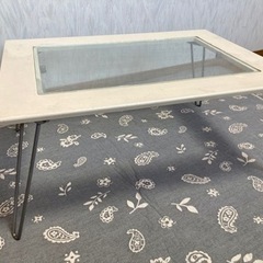 【無料】ガラステーブルの画像