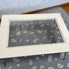 【無料】ガラステーブルの画像