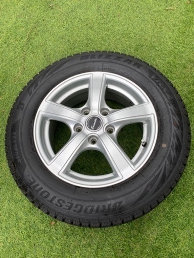 ブリヂストンスタッドレスタイヤ195/65R15 アルミ付き　4本セット　使用少