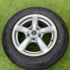 ブリヂストンスタッドレスタイヤ195/65R15 アルミ付き　4本セット　使用少