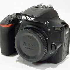 【苫小牧バナナ】良品 Nikon/ニコン D5600 デジタル一眼レフカメラ ボディのみ ブラック ストラップ 動作確認済み♪