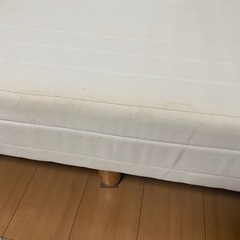 脚付きマットレスの画像