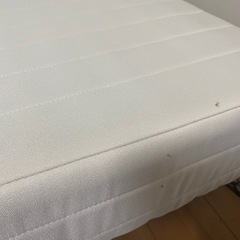 脚付きマットレスの画像