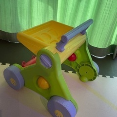 子供おもちゃ　手押し車の画像