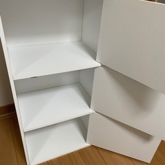 扉付きカラーボックス　の画像