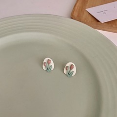 チューリップ　お花　ホワイト　かわいい　イヤリング　no 11-2の画像