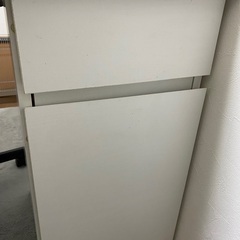 ニトリ デスク 机 ネイル パソコンの画像