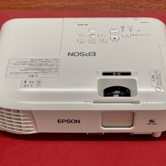 値下げしました❗️送料無料　エプソン ビジネスプロジェクター/専用ケース付き/液晶/3300lm/WXGA/EB-W05