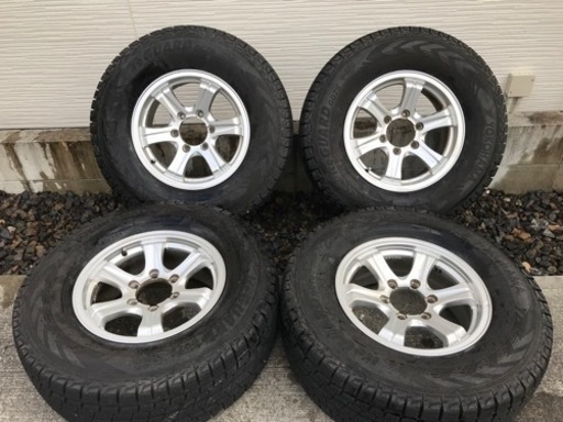 スタッドレスタイヤ　ハイラックスサーフ  ハイエース