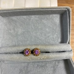アメジスト（おそらく）のピアス
