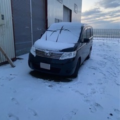 日産　セレナ　4WD