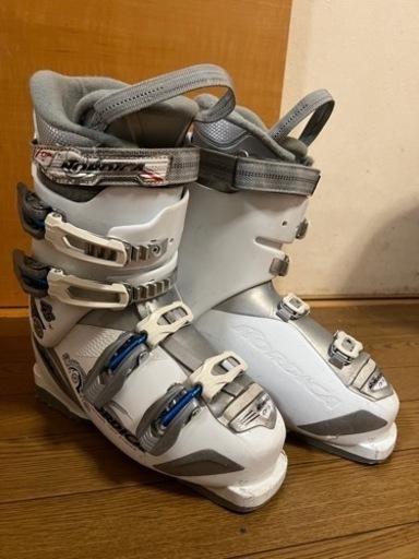 スキーブーツ　レディース（24.0㎝）ノルディカ