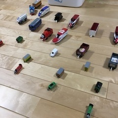 トーマスなど、プラレールやガチャガチャのおもちゃ