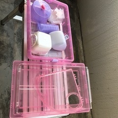 ハムスターや小動物のカゴの画像