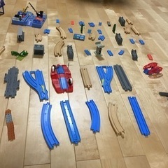 プラレールなどのレール