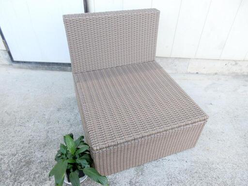 IKEA☆ARHOLMA☆屋外用一人掛けソファ☆別売クッション付き☆セール開催中です(^O^)！