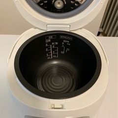 3合炊き炊飯器 TOSHIBA RC-5XE3の画像