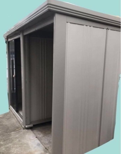 【中古品】TAKUBO タクボ物置 駐輪場付き 高さ2110×幅3095×奥行1795mm 鍵付き 解体済み 