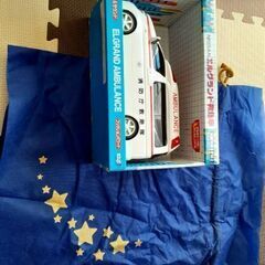 救急車　おもちゃ　新品