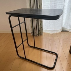 テレビやソファの横における台(受け渡し者決定しました)の画像