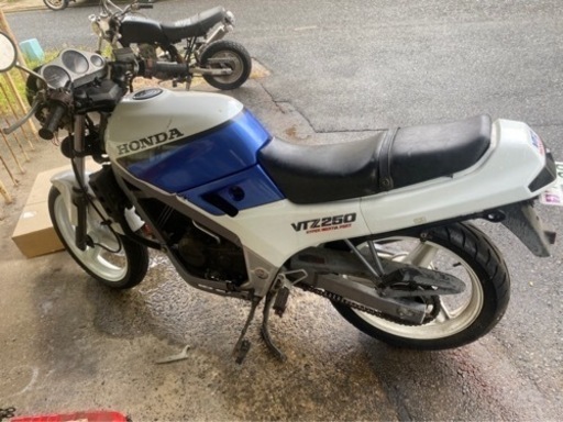 バイク VTZ250