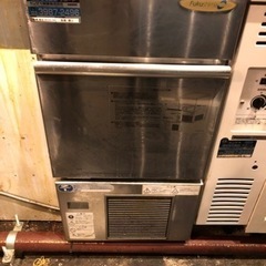 厨房機器　冷蔵庫　茹で麺機　製氷機などの画像