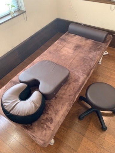 「売約済」高田ベッド、マッサージベッドセット(ベッドカバー、ヒートマット、U字枕、胸あて、足枕、スツール)「中古美品」