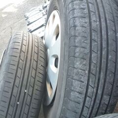 タントのタイヤ・ホイール・キャップ４本の画像