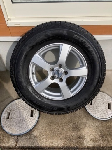 16インチ235/70スタッドレスタイヤ