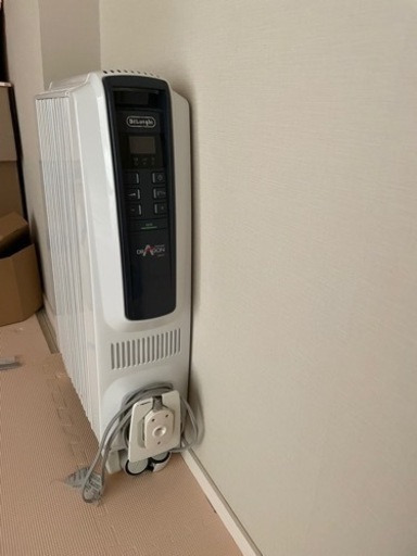 【美品】デロンギ　オイルヒーター 美品 デロンギ オイルヒーター