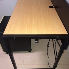 【取引中】机と棚の画像