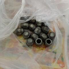 スタッドレスタイヤ、ホイル良品の画像