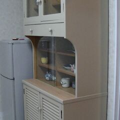 食器棚と食器