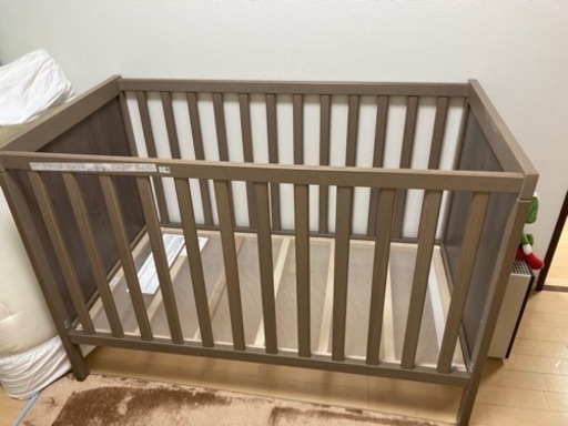 ベビーベッド　IKEA 高さ変更可能　マットレスなし