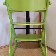 カトージのチャイルドチェアの画像