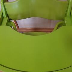 カトージのチャイルドチェアの画像