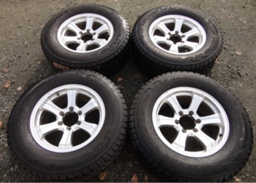 スタッドレス　6穴　ブリヂストン　DM-V2 265/65R17  ４本