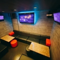 バーテンダー🍸アルバイト男女スタッフ、店長候補同時募集‼️ 職場は大阪の中心地ミナミ‼️10周年‼️の画像