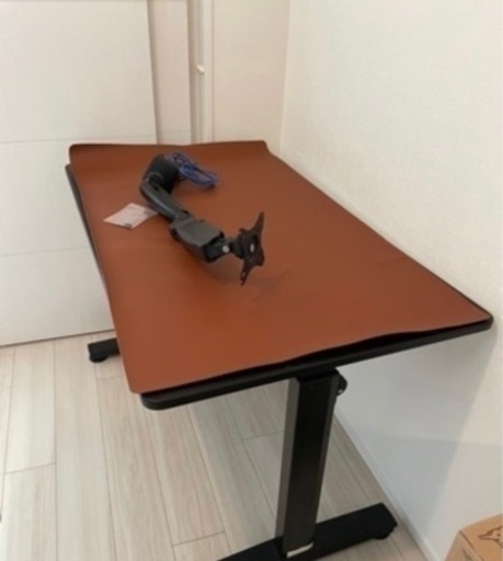 昇降式スタンディングデスク（元値4万円）