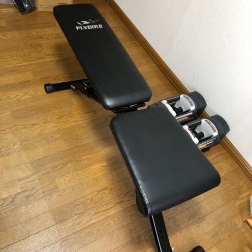 可変式ダンベル　と　トレーニングベンチ