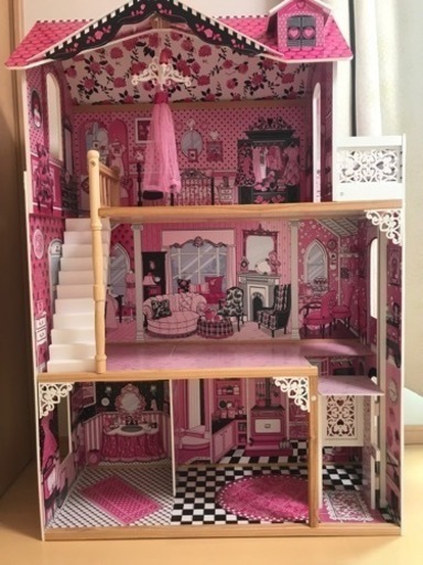 大きなバービーハウス