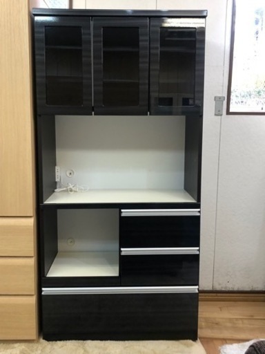 【リサイクルサービス八光　田上店　配達・設置OK】ブラック&ダークブラウン　2口コンセント付食器棚