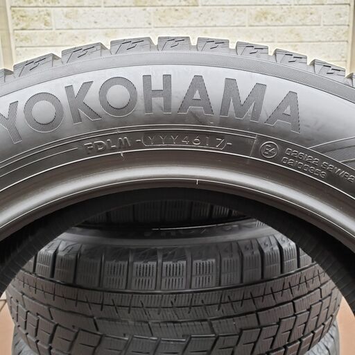 215/55R/17インチのスタッドレスタイヤ4本、パンク修理、キズ、片べりはありません。お早めにどうぞ❕