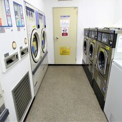 コインランドリーサクラ 新宿御苑前 24時間オープンの駅チカ ランドリー - 新宿区
