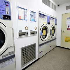 コインランドリーサクラ 新宿御苑前 24時間オープンの駅チカ ランドリー - 地元のお店