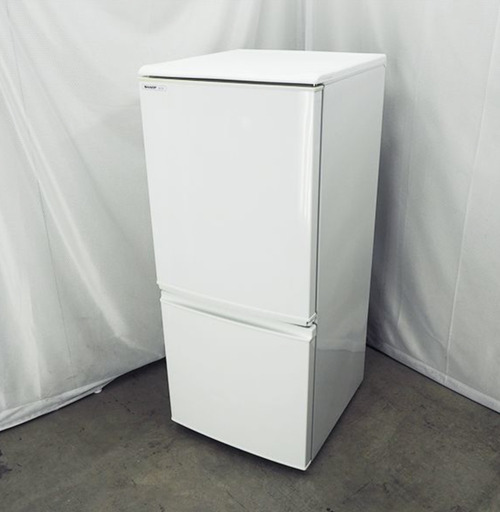 普通の洗濯機、冷蔵庫です