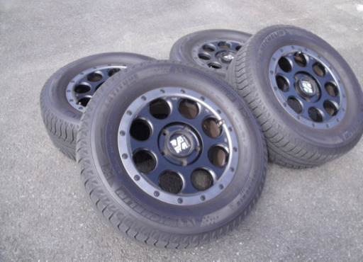 ＸＴＲＥＭＥーＪ　ランクル200系に使用　タイヤ　スタッドレス