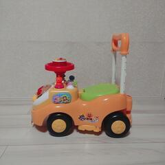 アンパンマンの車の画像